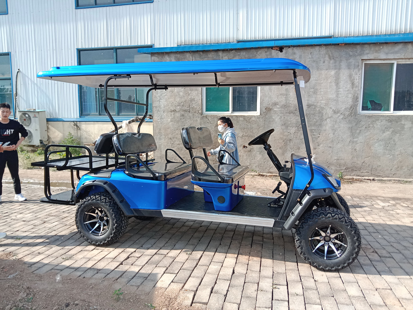 Type A 6-seater golf cart, stylish appearance, super long lithium batte.