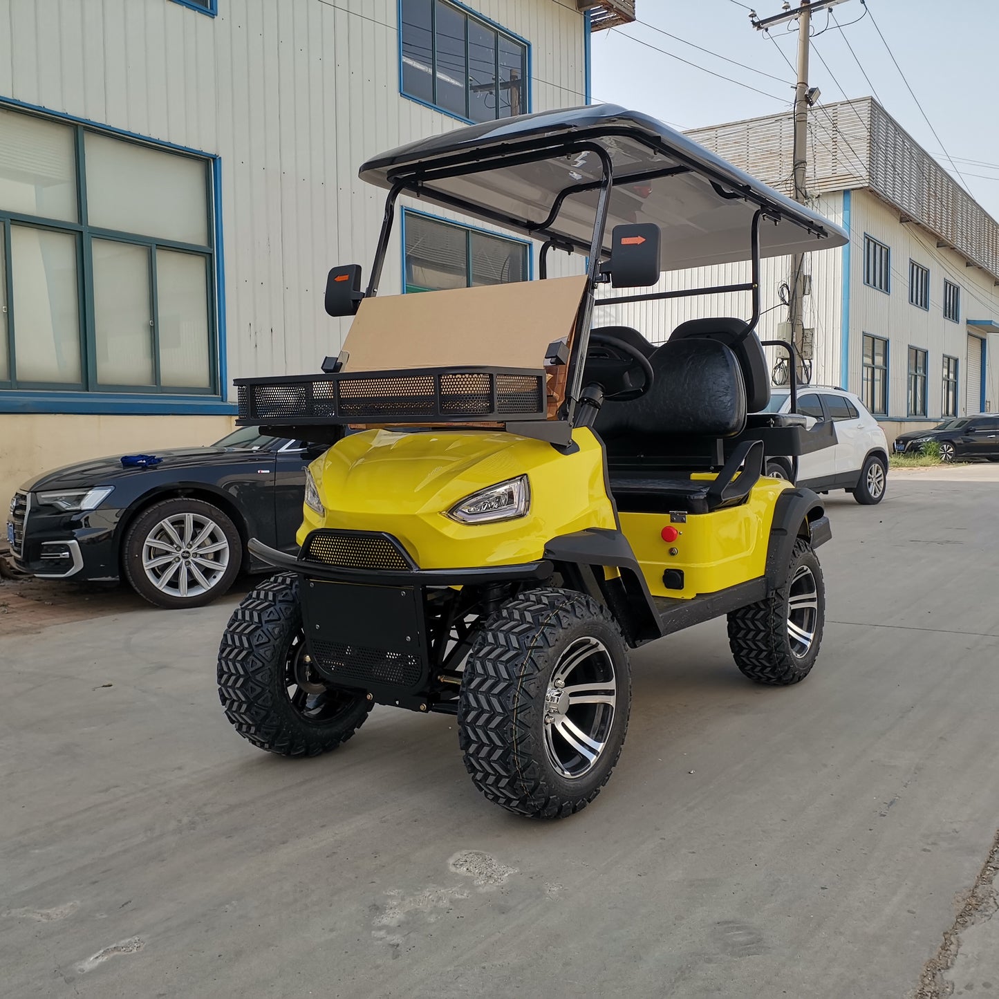 Type B 4-seater golf cart, stylish appearance, super long lithium batt.