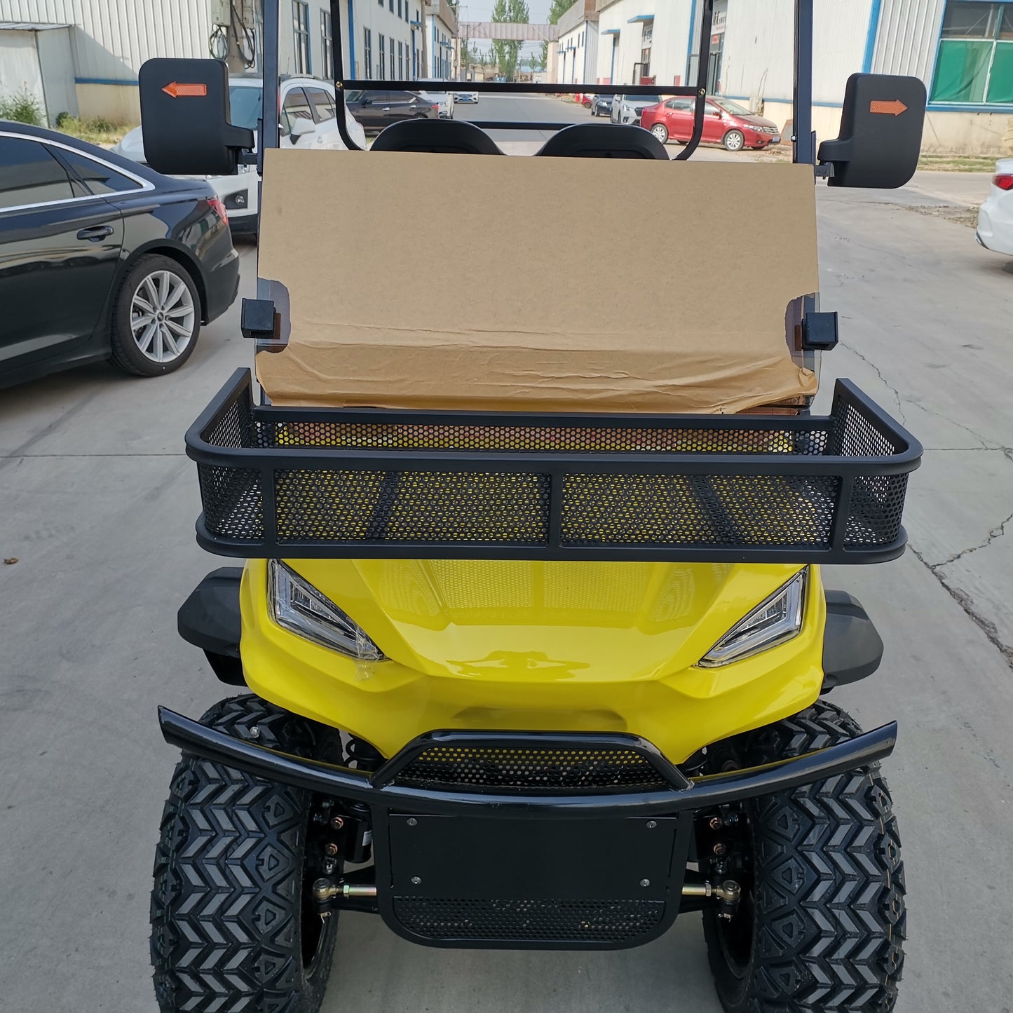 Type B 4-seater golf cart, stylish appearance, super long lithium batt.