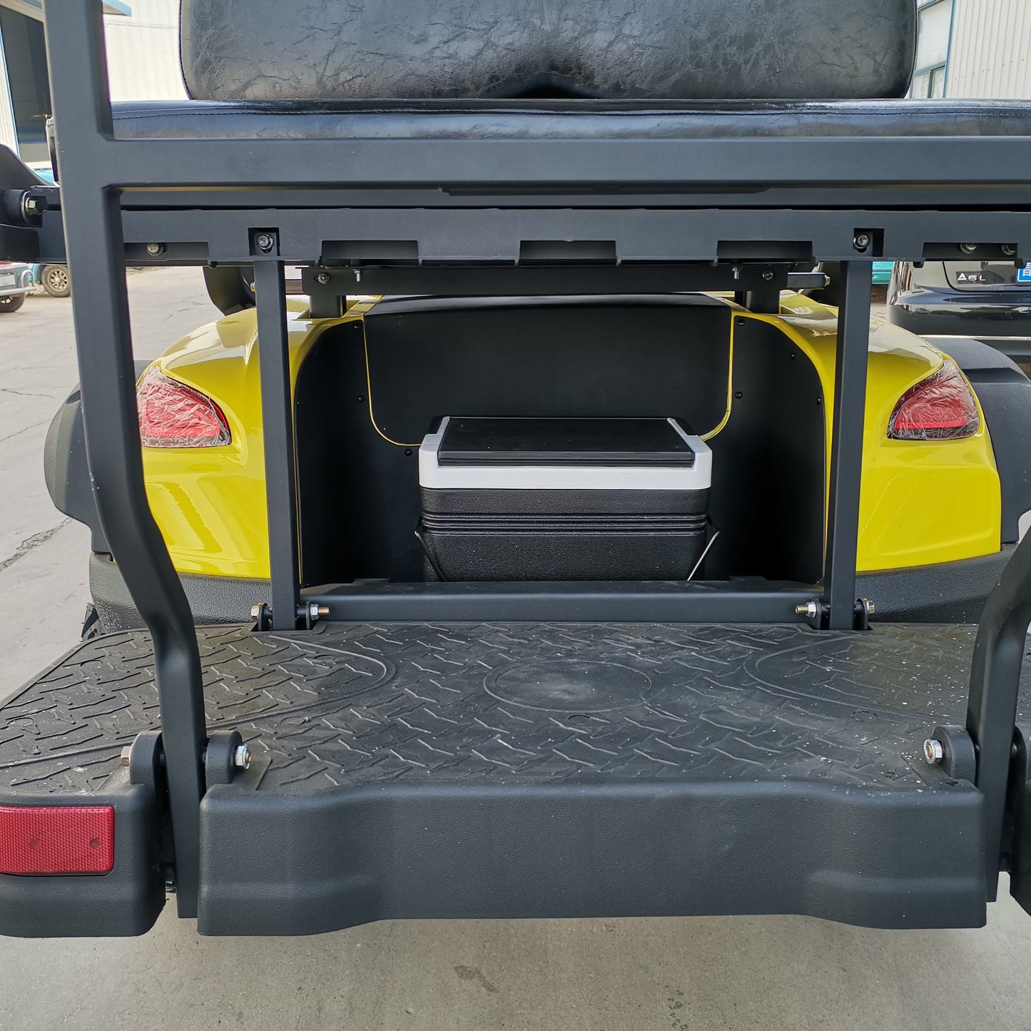 Type B 4-seater golf cart, stylish appearance, super long lithium batt.