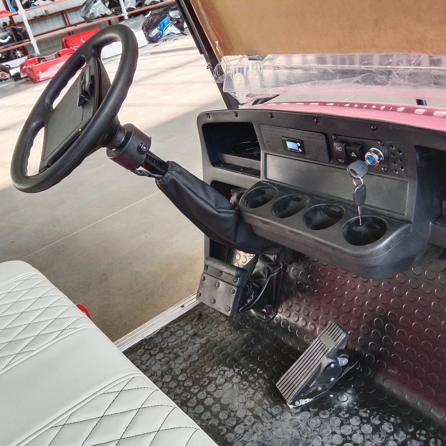 Type A 4-seater golf cart, stylish appearance, super long lithium batte