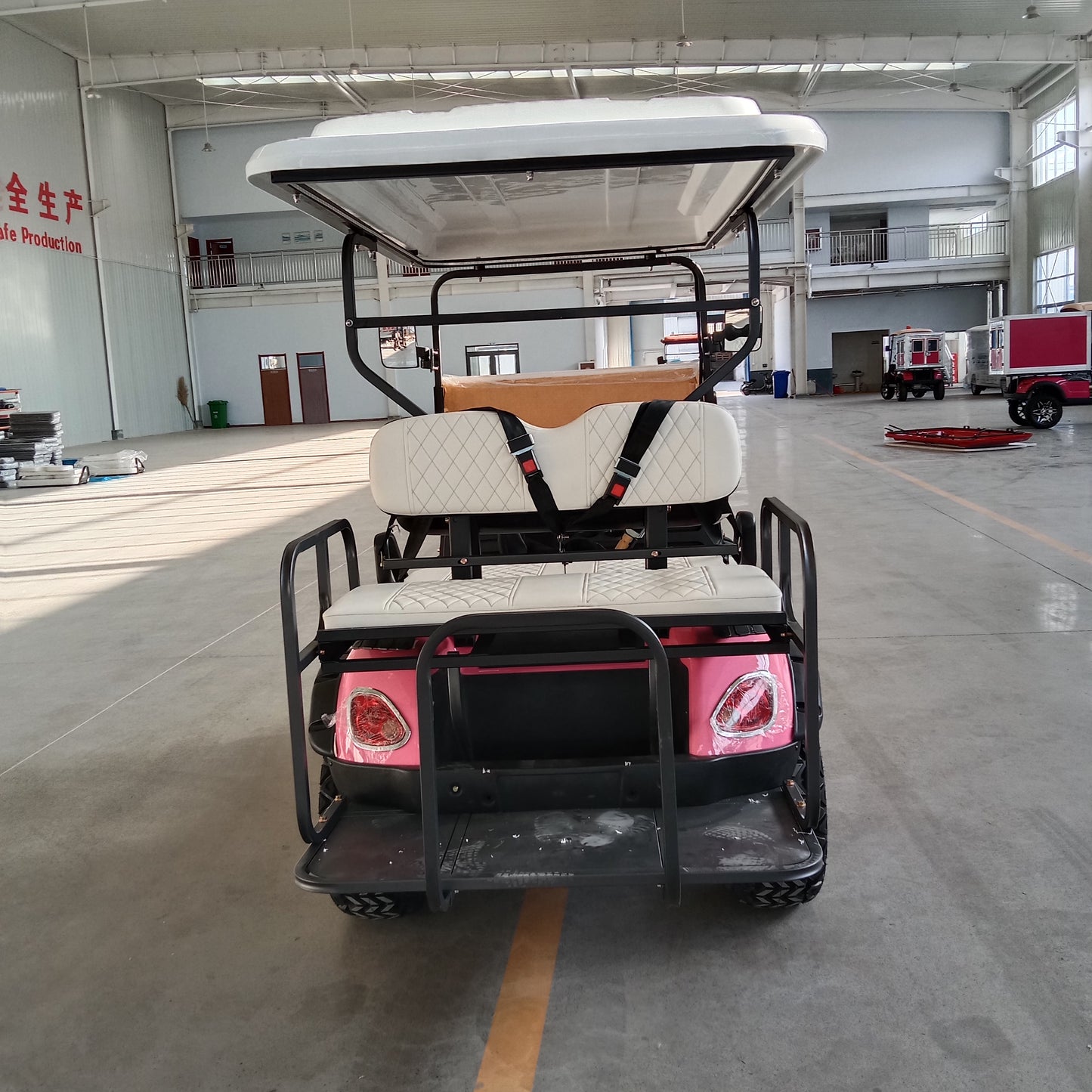 Type A 4-seater golf cart, stylish appearance, super long lithium batte
