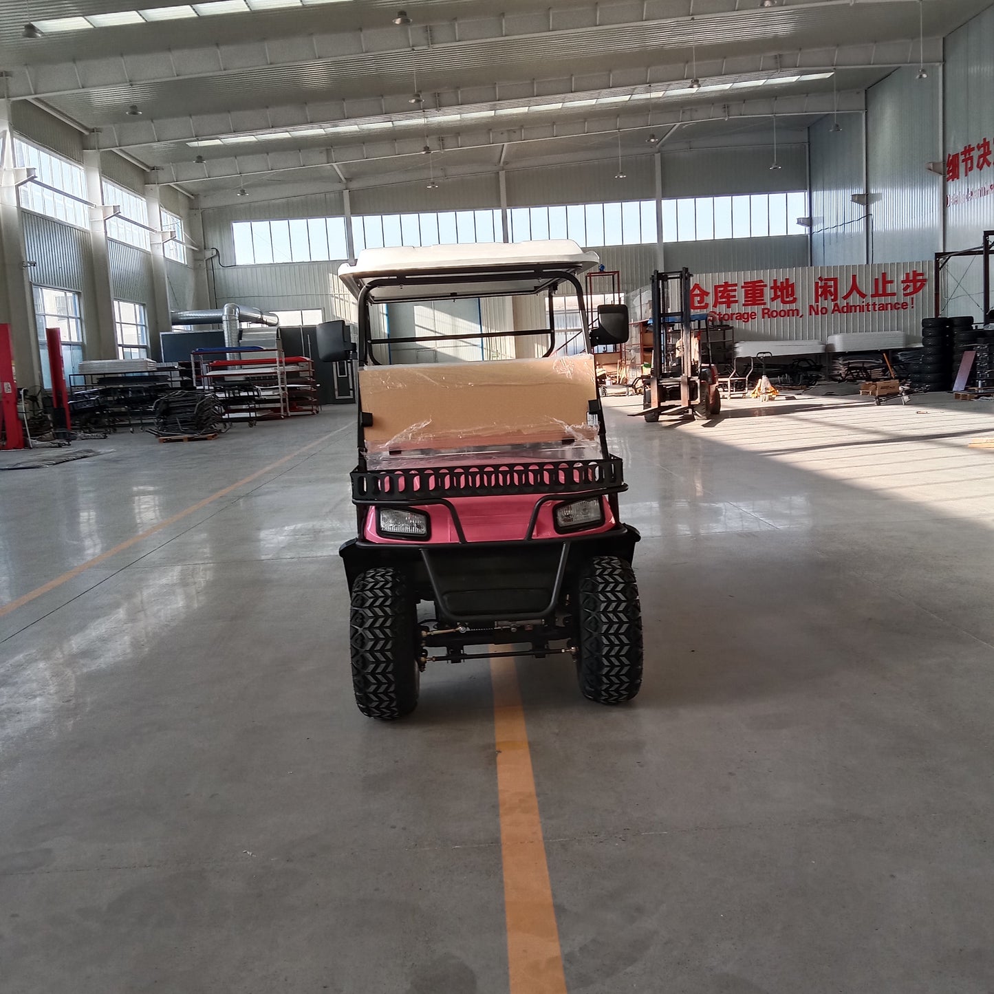 Type A 4-seater golf cart, stylish appearance, super long lithium batte