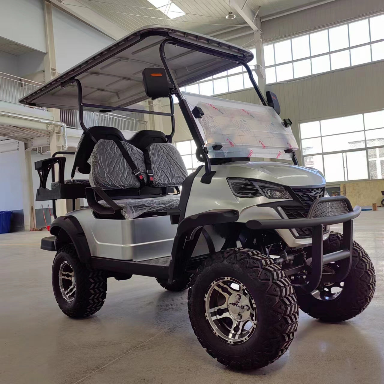 Type C 4-seater golf cart, stylish appearance, super long lithium batte.