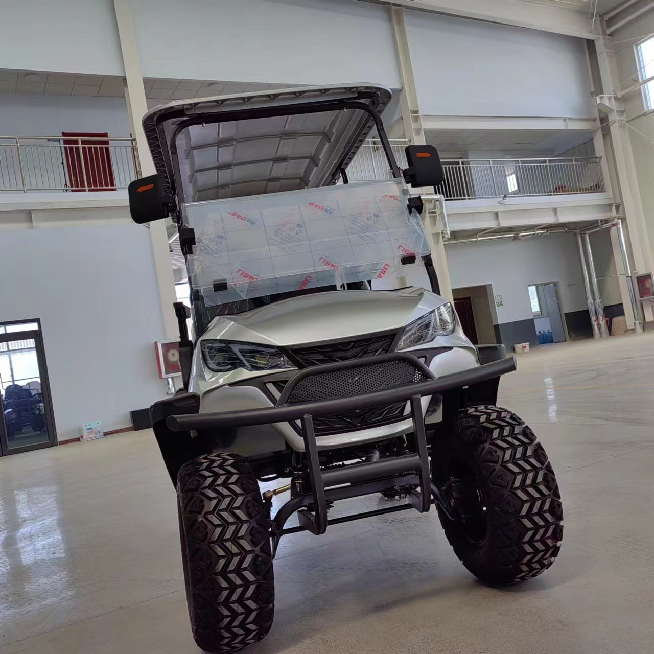 Type C 4-seater golf cart, stylish appearance, super long lithium batte.