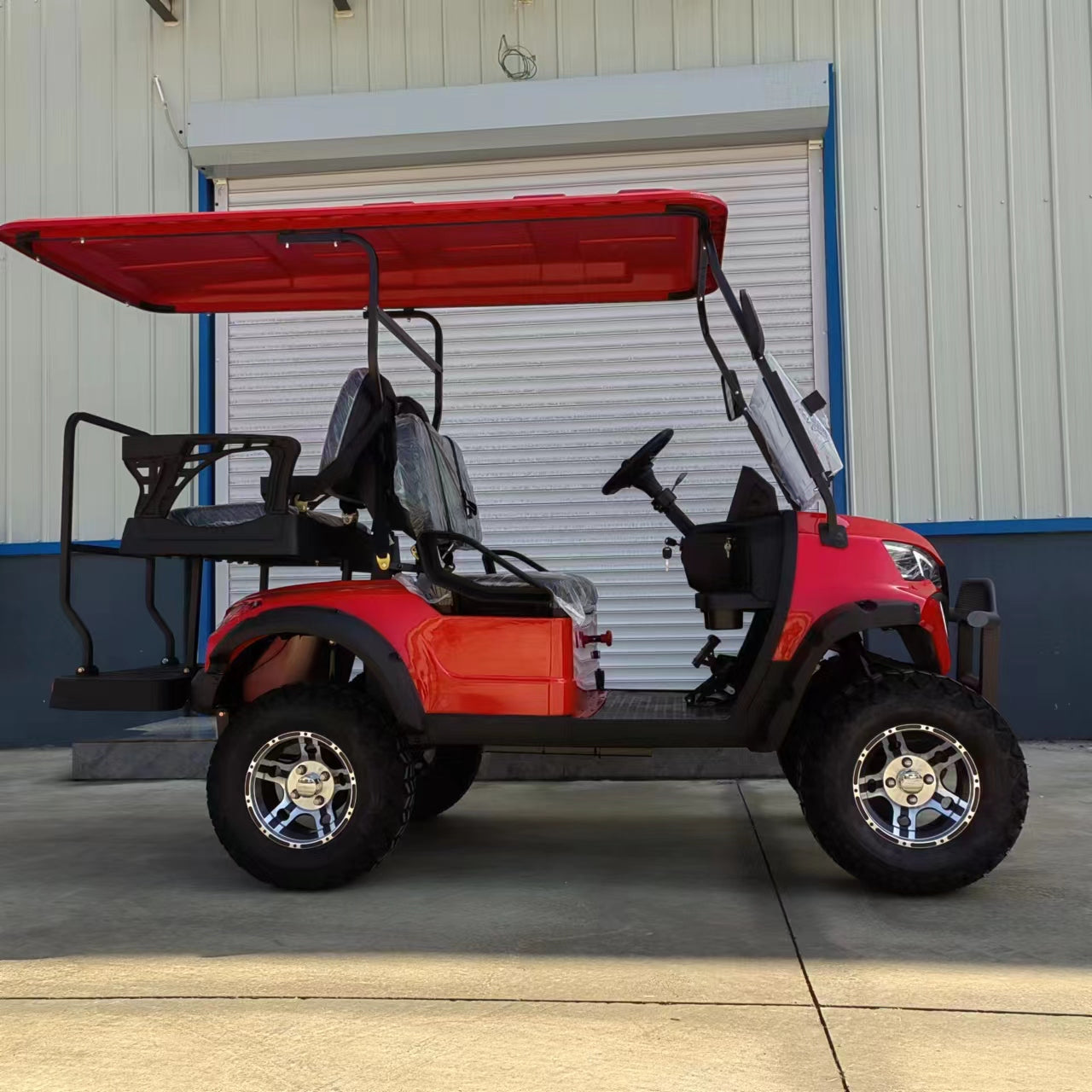 Type C 4-seater golf cart, stylish appearance, super long lithium batte.