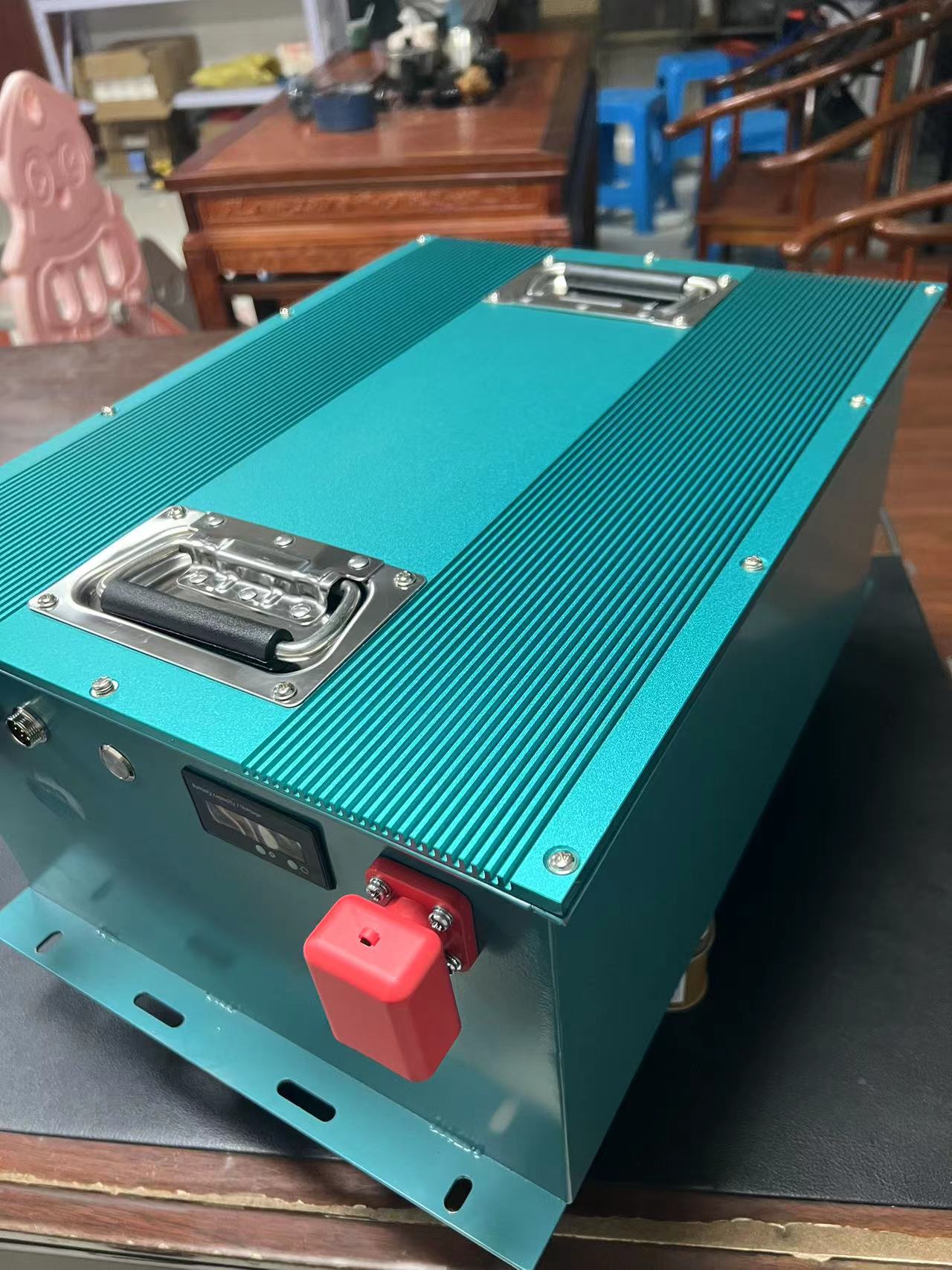 Aluminum shell tourist car battery 51.2V100AH